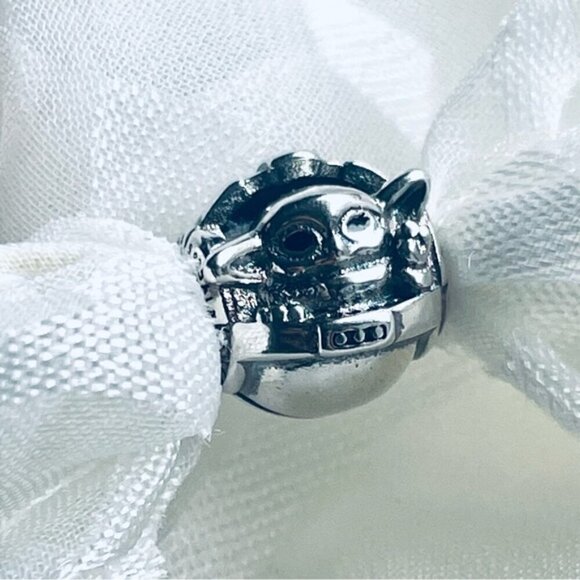 ✨ NWOT Baby Yoda Grogu 🟩 Charm – The Mandalorian ✨ - Picture 7 of 9